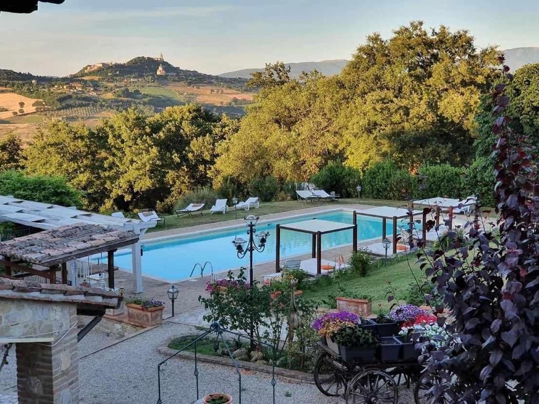 אפרטהוטל טודי Residenza Collefiorito מראה חיצוני תמונה