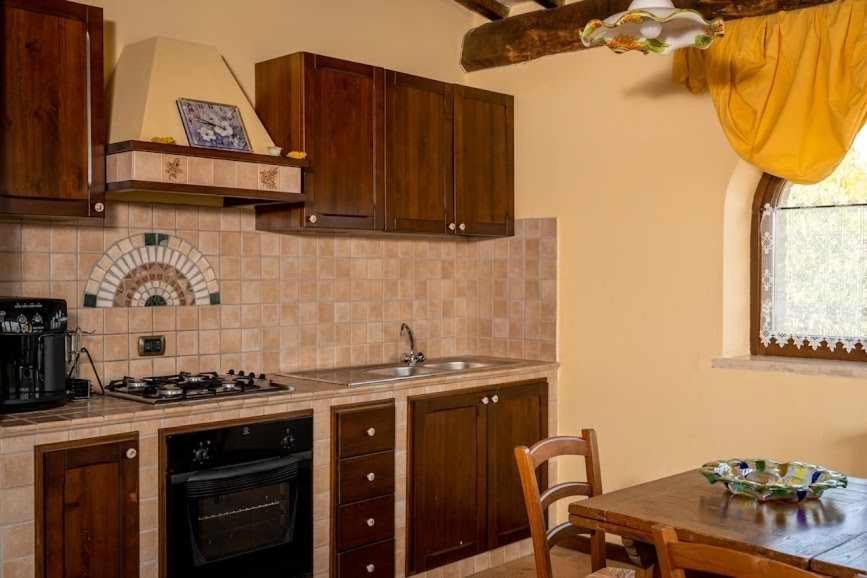 אפרטהוטל טודי Residenza Collefiorito חדר תמונה