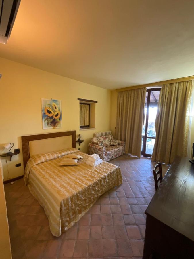 אפרטהוטל טודי Residenza Collefiorito מראה חיצוני תמונה